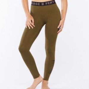 Savage x Fenty leggings